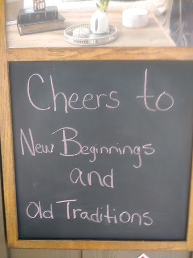 American Restaurant «Cracker Barrel Old Country Store», reviews and photos, 800 Happy Valley St, Cave City, KY 42127, USA