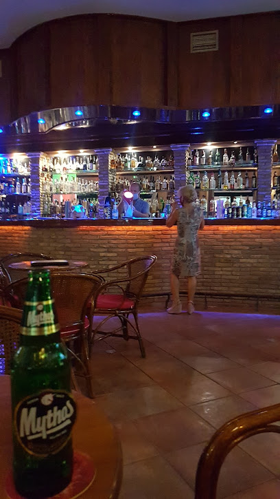 Seriani cocktail bar