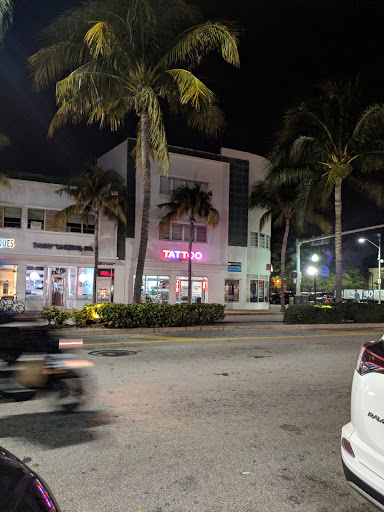 Tattoo Shop «Love Hate Tattoo Studio», reviews and photos, 1360 Washington Ave, Miami Beach, FL 33139, USA