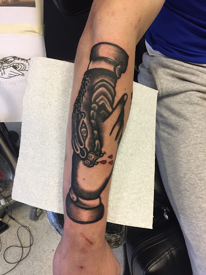 Skulls n’ Anchors Tattoo and Piercing Studio