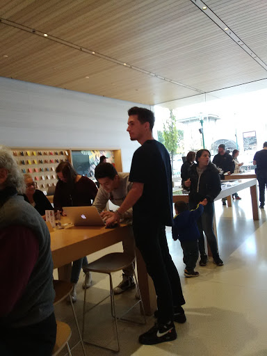 Computer Store «Apple Lehigh Valley», reviews and photos, 250 Lehigh Valley Mall, Whitehall, PA 18052, USA