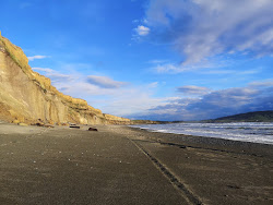 Photo de Gemstone Beach entouré de montagnes