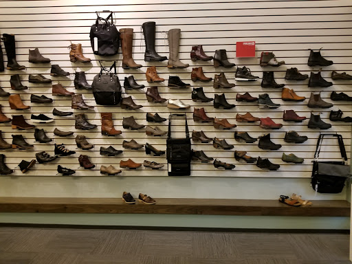 Shoe Store «SHU Global Footwear», reviews and photos, 867 Grand Ave, St Paul, MN 55105, USA