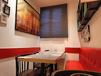 Atmosphère du Restaurant de hamburgers À Côté du... 82 à Montrouge - n°1