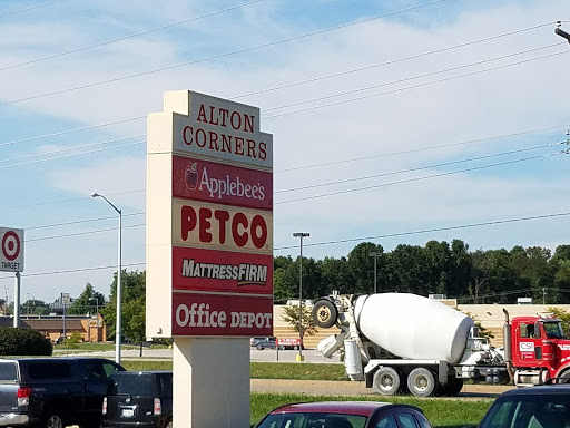 Pet Supply Store «Petco Animal Supplies», reviews and photos, 313 Homer M Adams Pkwy, Alton, IL 62002, USA