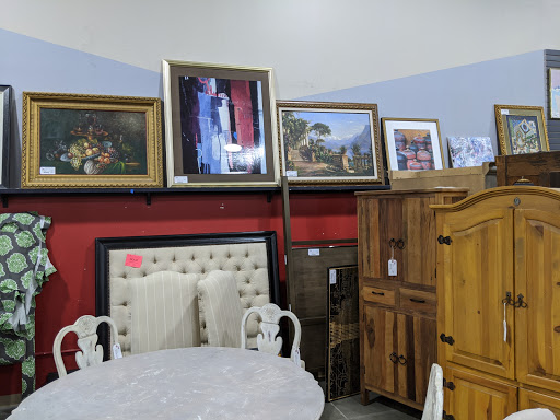 Consignment Shop «Home Consignment Center - Bee Cave», reviews and photos, 12812 Shops Pkwy, Austin, TX 78738, USA