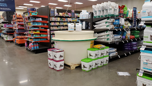 Pet Supply Store «Petco Animal Supplies», reviews and photos, 18200 NW Evergreen Pkwy, Beaverton, OR 97006, USA
