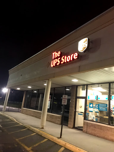 Shipping and Mailing Service «The UPS Store», reviews and photos, 370 W Pleasantview Ave, Hackensack, NJ 07601, USA