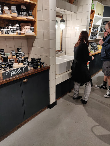 Cosmetics Store «Lush Cosmetics», reviews and photos, 2500 N Mayfair Rd, Milwaukee, WI 53226, USA