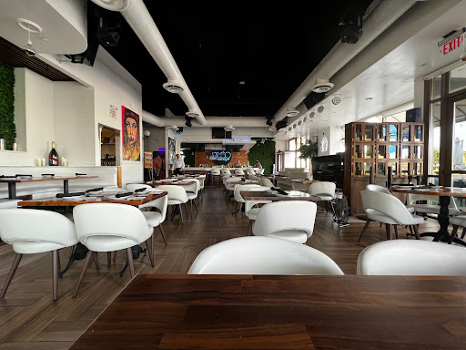 Shopping Mall «Shops At Dos Lagos», reviews and photos, 2780 Cabot Dr #140, Corona, CA 92883, USA