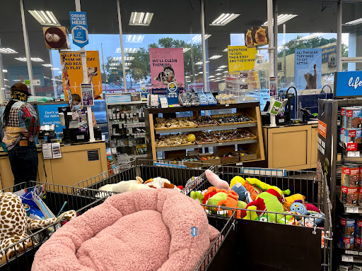 Pet Supply Store «Petco Animal Supplies», reviews and photos, 21943-21947 Ventura Blvd, Woodland Hills, CA 91364, USA