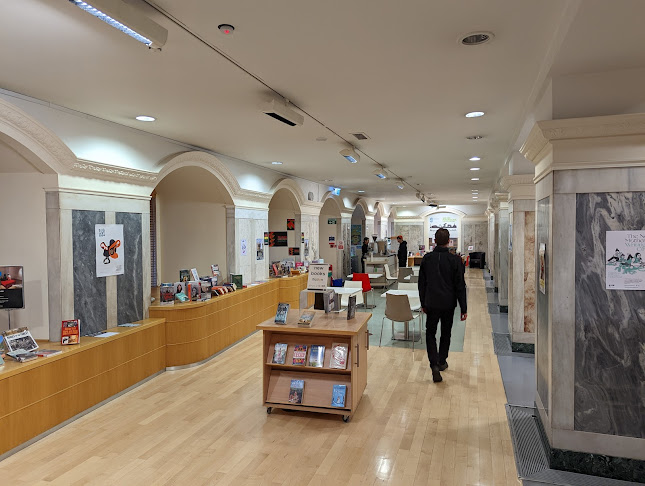 Comments and reviews of GoMA Library