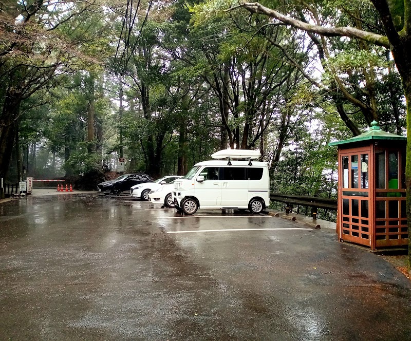 鶴林寺小型車駐車場