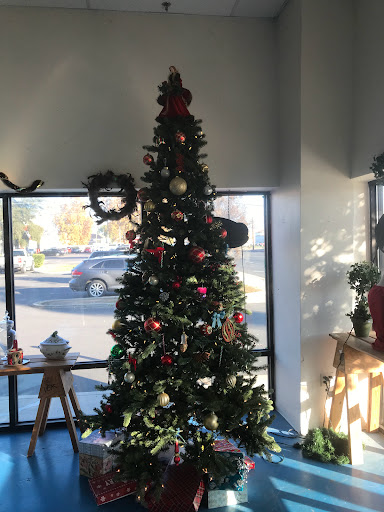 Thrift Store «Visalia Emergency Aid Council Thrift Store», reviews and photos