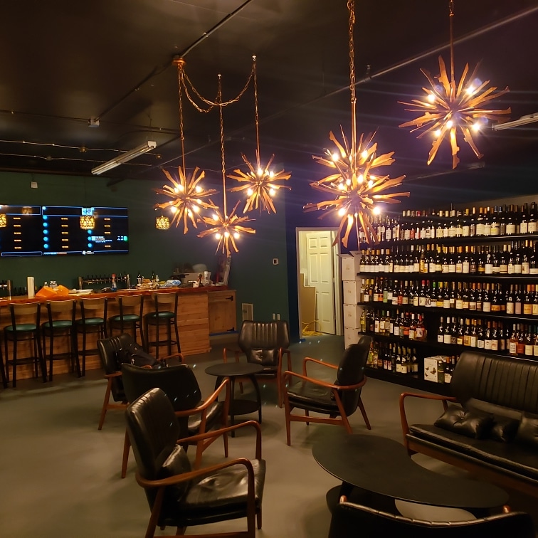 Hop & Vine Bottle Shop & Tap Room Seaside, OR 97138, Reviews, Hours