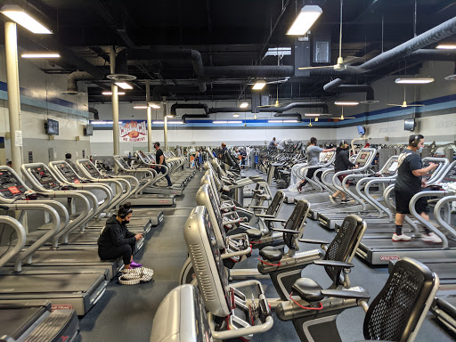 Crunch Fitness Los Angeles