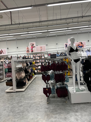 Reviews of M&S Outlet in Gloucester - Appliance store