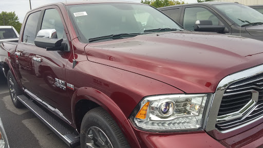Dodge Dealer «Fayetteville Dodge Inc», reviews and photos, 5427 N Burdick St, Fayetteville, NY 13066, USA