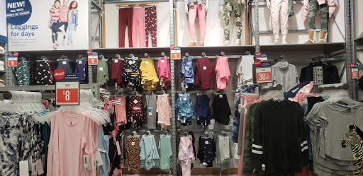 Clothing Store «Old Navy», reviews and photos, 15661 S Apopka Vineland Rd, Orlando, FL 32821, USA