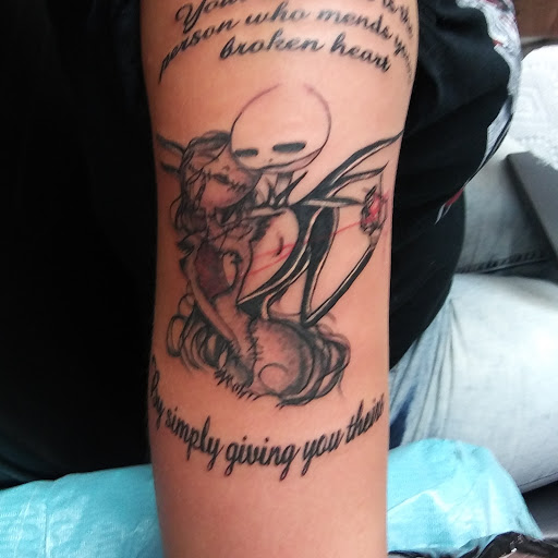 Explore lion and lioness tattoo ideas, creative tattoo ideas in Columbus, available at Stingin Ink Tattoos