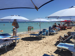 Spiaggia San Vito lo Capo'in fotoğrafı uzun koy ile birlikte