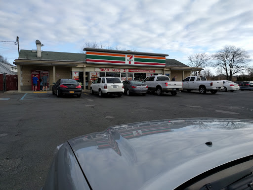 7-Eleven, 316 Montauk Hwy, Sayville, NY 11782, USA, 
