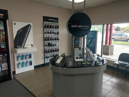 Cell Phone Store «GoWireless Verizon Authorized Retailer», reviews and photos, 297 E McCauley Dr, Uhrichsville, OH 44683, USA
