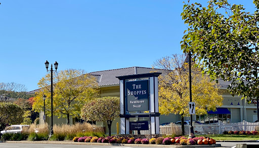 Shopping Mall «The Shoppes at Farmington Valley», reviews and photos, 110 Albany Turnpike, Canton, CT 06019, USA