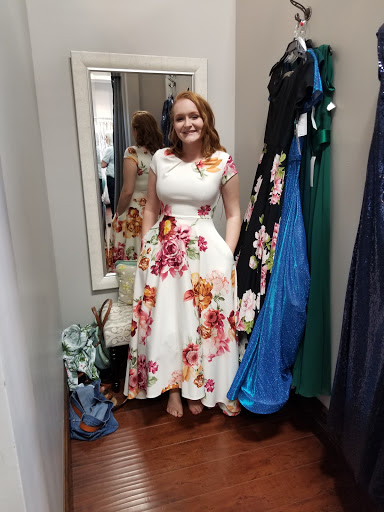 Bridal Shop «A Closet Full of Dresses», reviews and photos, 1249 N Greenfield Rd, Mesa, AZ 85205, USA
