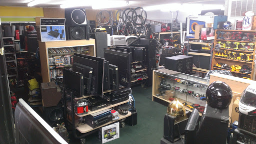 Pawn Shop «Tampa Gun & Pawn», reviews and photos, 12319 N Nebraska Ave, Tampa, FL 33612, USA