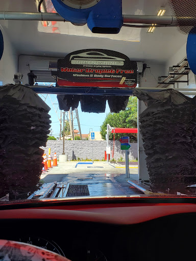 Car Wash «In-N-Out Express Car Wash Inc», reviews and photos, 13310 Sherman Way, North Hollywood, CA 91605, USA