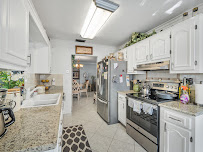 Elaine Saramago, Realtor/ Financial educator - Photo 5 - Car repair in Lake Worth Corridor, FL, West Palm Beach