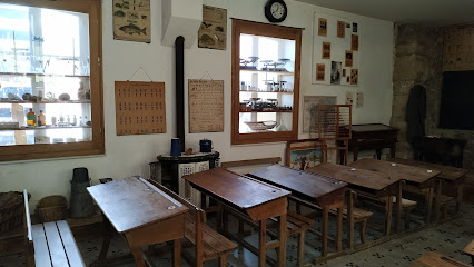 L'Ecole 1900