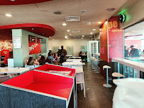 Atmosphère du Restaurant KFC MARSEILLE PLAN DE CAMPAGNE à Cabriès - n°8