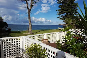 Coachhouse on the Beach Narrabeen image