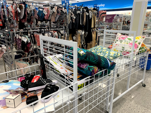 Clothing Store «Ross Dress for Less», reviews and photos, 15301 Manchester Rd, Ballwin, MO 63011, USA