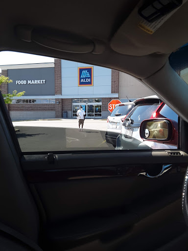 Supermarket «ALDI», reviews and photos, 200 N Edwards Blvd, Lake Geneva, WI 53147, USA