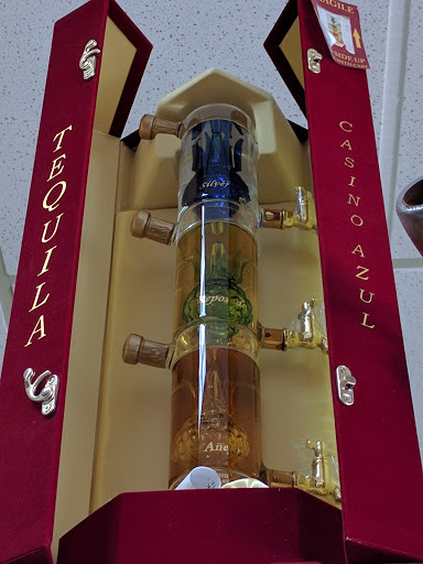 State Liquor Store «Liquor Barn», reviews and photos, 8170 W Golf Rd, Niles, IL 60714, USA