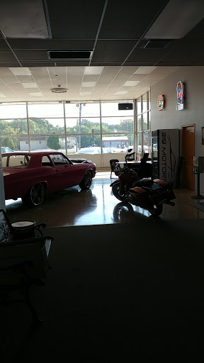 Used Car Dealer «319 Motors», reviews and photos, 2702 6th St SW, Cedar Rapids, IA 52404, USA