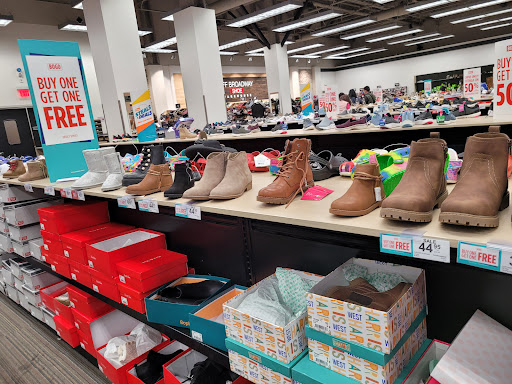 Shoe Store «Off Broadway Shoe Warehouse», reviews and photos, 125 Great Mall Dr, Milpitas, CA 95035, USA