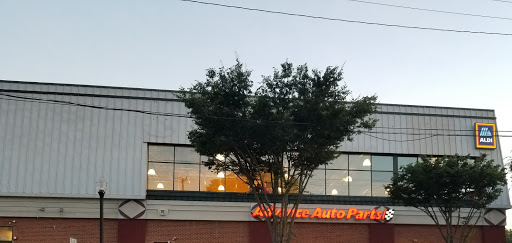 Auto Parts Store «Advance Auto Parts», reviews and photos, 11001 Lee Hwy e, Fairfax, VA 22030, USA