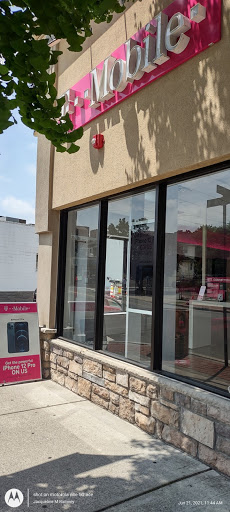 Cell Phone Store «T-Mobile», reviews and photos, 94 S Washington Ave, Bergenfield, NJ 07621, USA