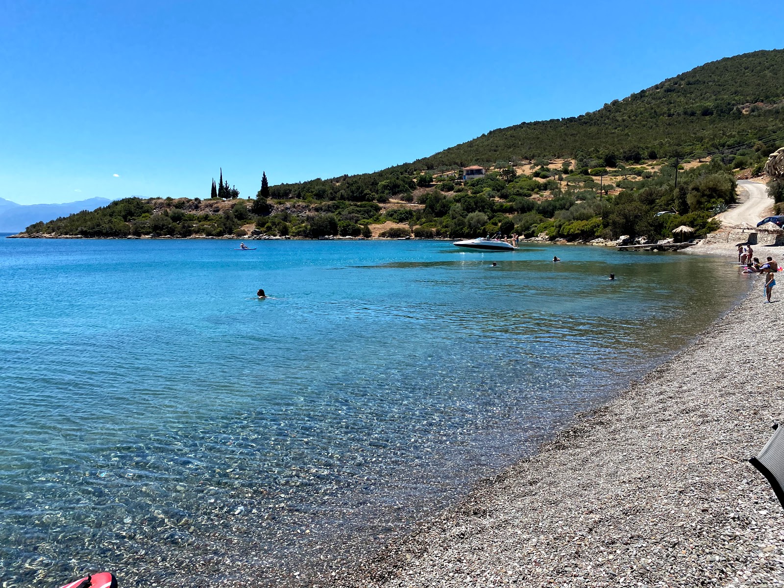 Fotografie cu Agios Nikolaos beach cu nivelul de curățenie înalt