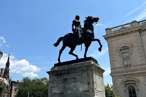 Marquis de Lafayette Statue image