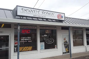 Donut Town image
