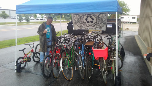 Sporting Goods Store «Flying Penguin Outdoor Sports», reviews and photos, 624 N Victory Dr, Mankato, MN 56001, USA