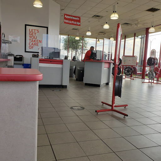 Tire Shop «Discount Tire Store - San Marcos», reviews and photos, 2227 S Interstate 35, San Marcos, TX 78666, USA