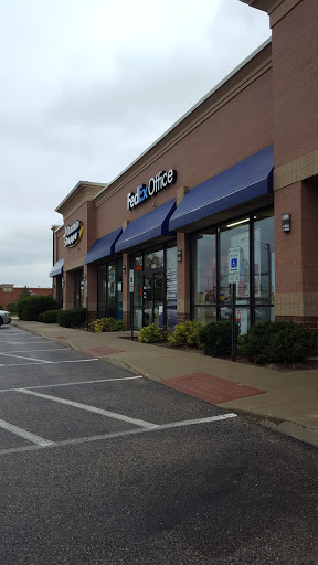 Print Shop «FedEx Office Print & Ship Center», reviews and photos, 1494 S Randall Rd, Algonquin, IL 60102, USA