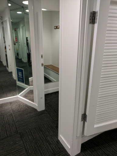 Clothing Store «Gap», reviews and photos, 1294 Burlingame Ave, Burlingame, CA 94010, USA