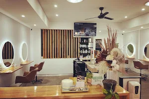 The Tone Bar - Hairdressers - Central Coast image
